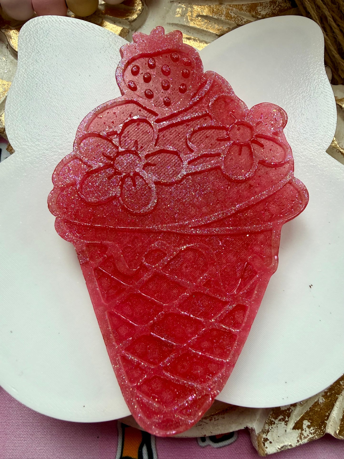 STRAWBERRY FLORAL ICE CREAM FRESHIE