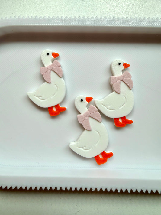 Flat Back Lid Charms – Goose with Bow
